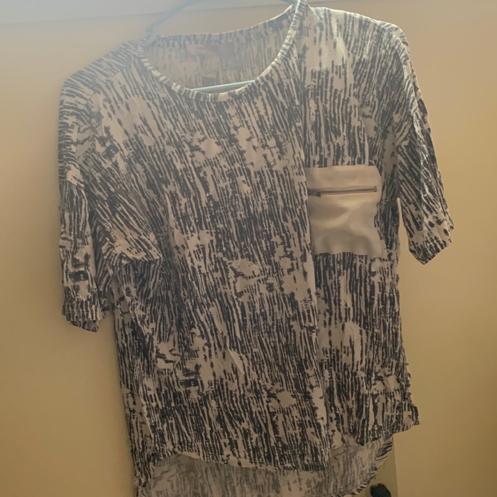 Cute float shirt with zipper pocket